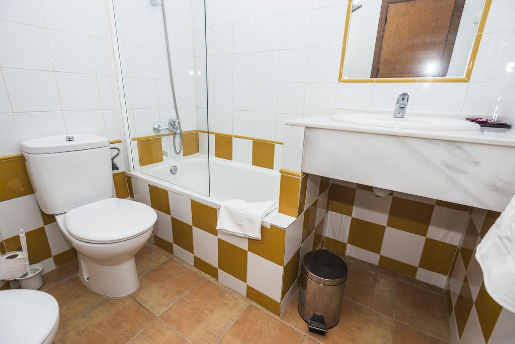 Hostal Las Cumbres Conil De La Frontera Eksteriør bilde